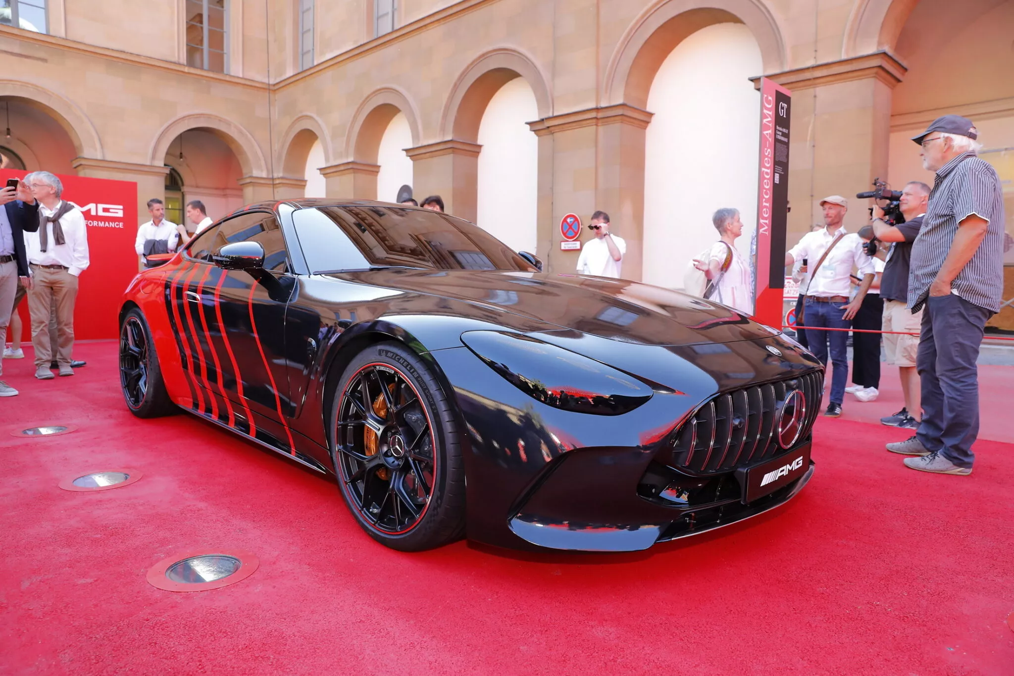 Menebak Keperkasaan Mercedes-AMG GT Concept E Performance