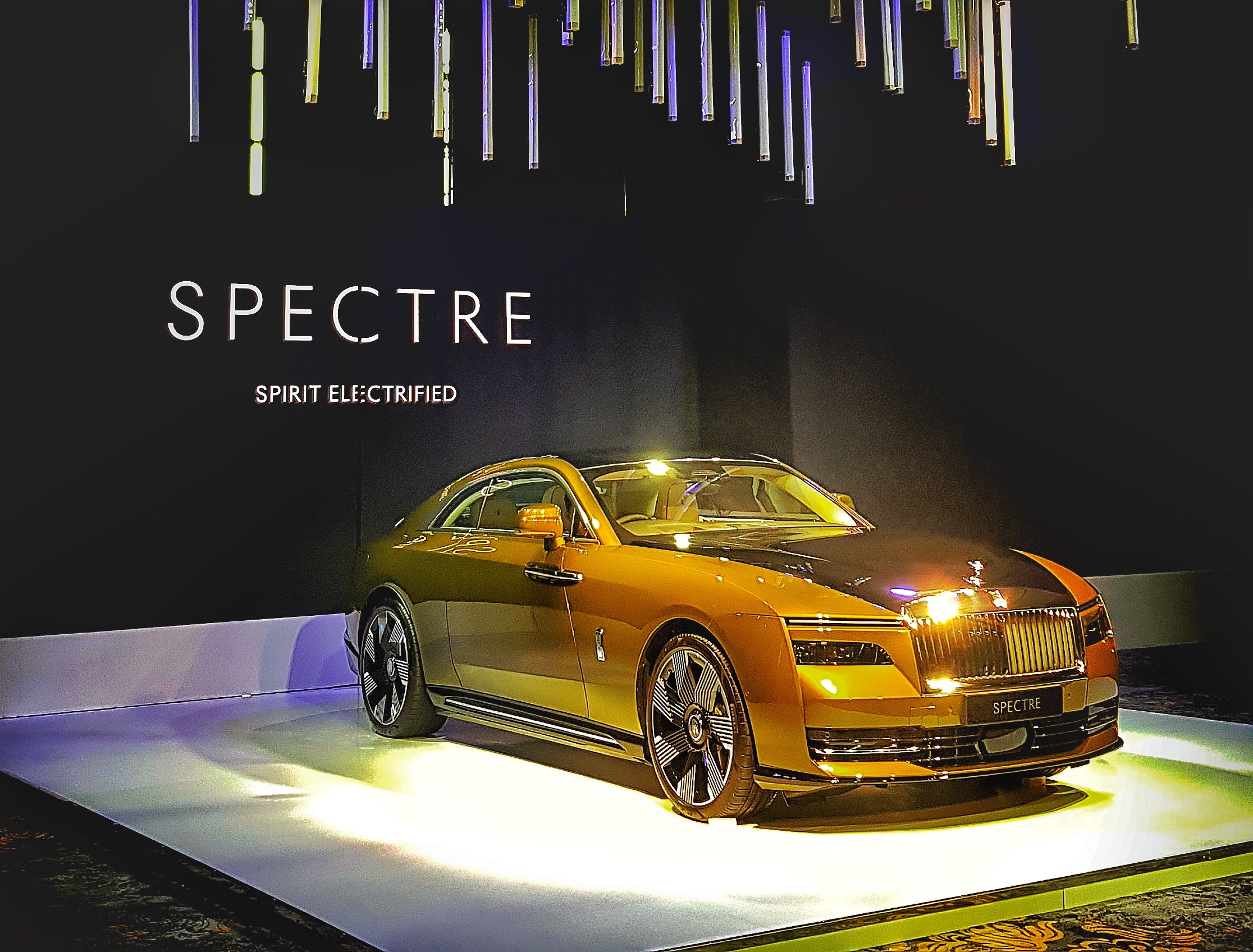 Spectre, Rolls-Royce Sporty Bertenaga Listrik Murni